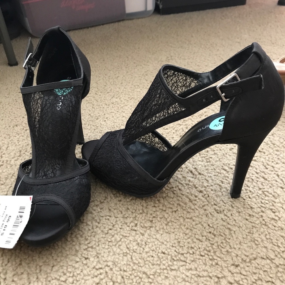 NWT - Black lace heels